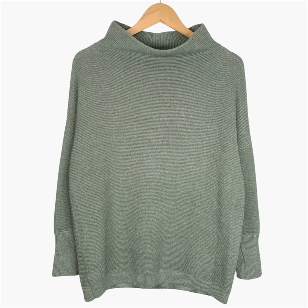 NOA turtleneck sweater size: xsmall